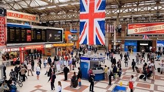 A Walk Through The London Victoria Station London England [upl. by Einttirb]